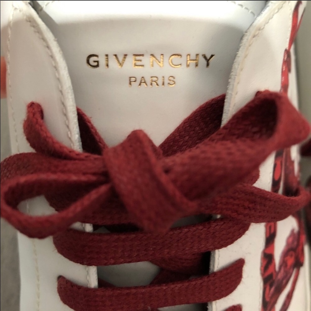 Never worn authentic Givenchy sneakers - Picture 9 of 9